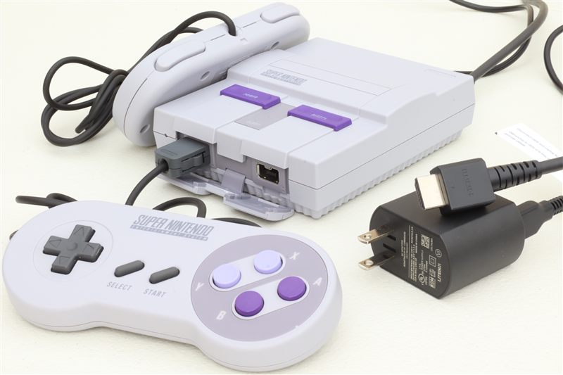 Super Nintendo Classic Mini — Ansicht 2